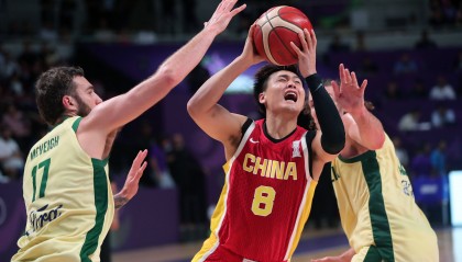 赵睿：对不起新疆球迷 这两年伤病太多出勤少