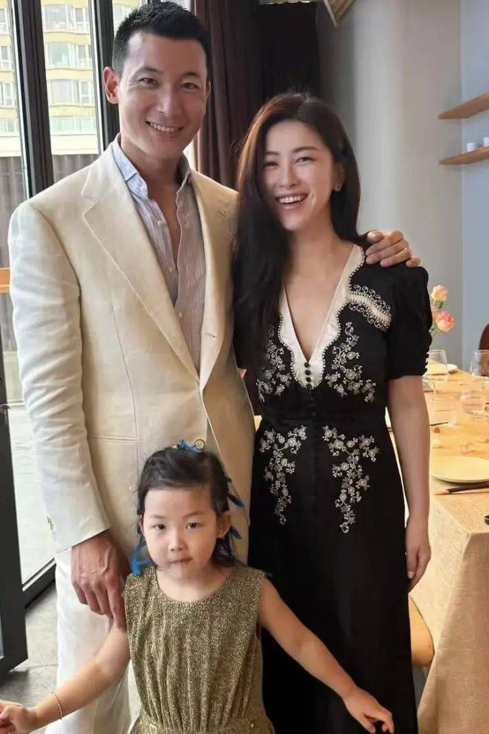 穿裙子的朱珠刘亦菲，《玫瑰的故事》最强售后